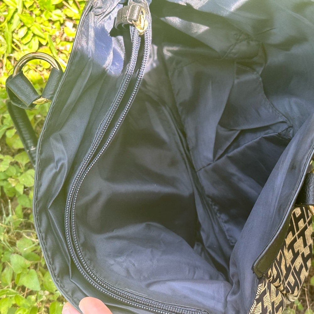Tommy Hilfiger Black and Gold Patterned Shoulder Bag - Picture 6 of 16